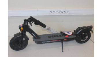 SALE OUT. Ducati Electric Scooter PRO-II EVO, Black Ducati branded Electric Scooter PRO-II EVO 350 W 10 " 6-25 km/h USED, REFURBISHED, SCRATCHED 12 month(s) Black