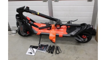 SALE OUT. Ninebot by Segway Superscooter GT3 E | Segway Superscooter GT3 E | Electric Scooter | Max 2400 W | Up to 25 km/h | 11 " | 24 month(s) | Black and Grey | DEMO