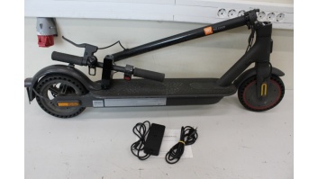 SALE OUT. Xiaomi Mi Electric Scooter Pro 2 (Black) | Xiaomi Mi Electric Scooter Pro 2 | 600 W | 25 km/h | 24 month(s) | Black | DAMAGED PACKAGING, SCRATCHED, DIRTY, MISSING KEY, SCREWS, MANUAL
