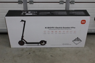 SALE OUT. Xiaomi Electric Scooter 4 Pro EU | Xiaomi Electric Scooter 4 Pro EU | 700 W | 25 km/h | 10 " | 6 month(s) | Black | DEMO
