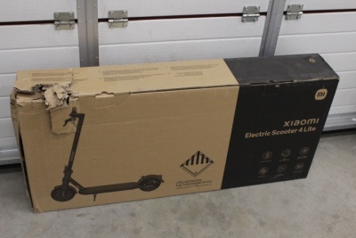 SALE OUT. Xiaomi Electric Scooter 4 Lite EU | Xiaomi Electric Scooter 4 Lite EU | 300 W | 25 km/h | 8.5 " | 3 month(s) | Black | USED, DAMAGED PACKAGING, MISSING: CHARGER AND HEXAGON WRENCH