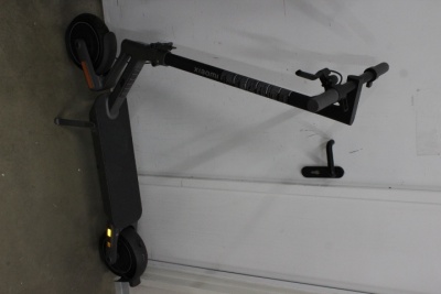 SALE OUT. Xiaomi Electric Scooter 4 Ultra EU | Xiaomi Electric Scooter 4 Ultra EU | 500 W | 25 km/h | 10 " | 3 month(s) | DAMAGED PACKAGING, USED AS DEMO