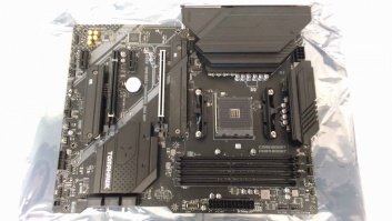 SALE OUT. MSI MAG B550 TOMAHAWK MAX WIFI | MSI MAG B550 TOMAHAWK MAX WIFI | Processor family AMD | Processor socket AM4 | DDR4 DIMM | Memory slots 4 | Supported hard disk drive interfaces 	SATA, M.2 | Number of SATA connectors 6 | Chipset AMD B550 | ATX |
