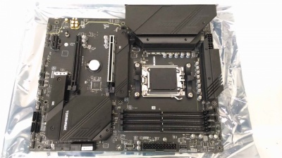 SALE OUT. MSI MAG B650 TOMAHAWK WIFI | MSI MAG B650 TOMAHAWK WIFI | Processor family AMD | Processor socket AM5 | DDR5 DIMM | Memory slots 4 | Supported hard disk drive interfaces 	SATA, M.2 | Number of SATA connectors 6 | Chipset AMD B650 | ATX | USED, R