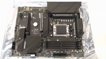 SALE OUT. MSI MAG B650 TOMAHAWK WIFI | MSI MAG B650 TOMAHAWK WIFI | Processor family AMD | Processor socket AM5 | DDR5 DIMM | Memory slots 4 | Supported hard disk drive interfaces 	SATA, M.2 | Number of SATA connectors 6 | Chipset AMD B650 | ATX | USED, R