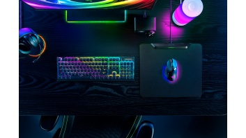 Razer | Wireless Charging Gaming Mouse Mat and Puck, Hard Edition | HyperFlux V2 Wireless Charging System | Gaming Mouse Mat | 360 x 311 mm | Black
