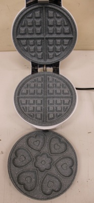 SALE OUT. Cecotec Fun Gofrestone 3in1 Waffle maker | Cecotec Waffle Maker | Fun Gofrestone 3in1 | 700 W | Number of pastry 3 | Waffle/Muffin/Donut | White | MISSING DOUGHTSNUTS   INTERCHANGEABLE PLATE