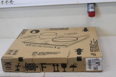 SALE OUT. Bosch | Hob | PUE611BB5E | Induction | Number of burners/cooking zones 4 | Touch | Timer | Black | DAMAGED PACKAGING