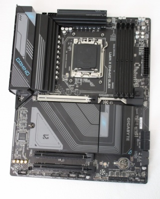 Gigabyte REFURBISHED, USED, WITHOUT INSTRUCTIONS, WITHOUT ORIGINAL BOX, WITHOUT ANTENNA