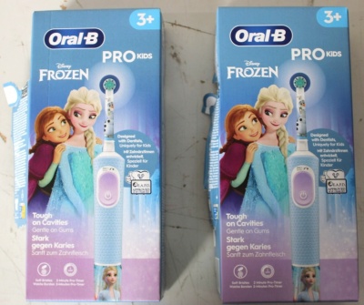 SALE OUT. Oral-B Vitality PRO Kids Frozen Electric Toothbrush, Blue | Oral-B Electric Toothbrush | Vitality PRO Kids Frozen | Warranty 24 month(s) | Rechargeable | For kids | Number of brush heads included 1 | Number of teeth brushing modes 2 | Blue | DAM