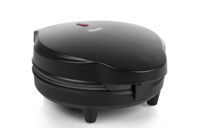Tristar | Waffle maker | WF-1170 | 700 W | Number of pastry 1 | Ice Cone | Black