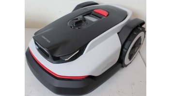 SALE OUT. | Roborock RockNeo Q110 Mower, 2WD, 1000m², RTK + VSLAM, (Edge Cutting module sold separately) | DAMAGED PACKAGING, USED, SCRATCHED, DIRTY