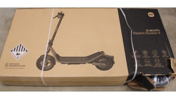 SALE OUT. Xiaomi Electric Scooter 6 GL | Xiaomi 24 month(s) | DAMAGED PACKAGING AND PAINT (FRONT - LEFT AND RIGHT SIDE)